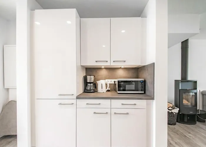 Baltic Village-damp * Damp